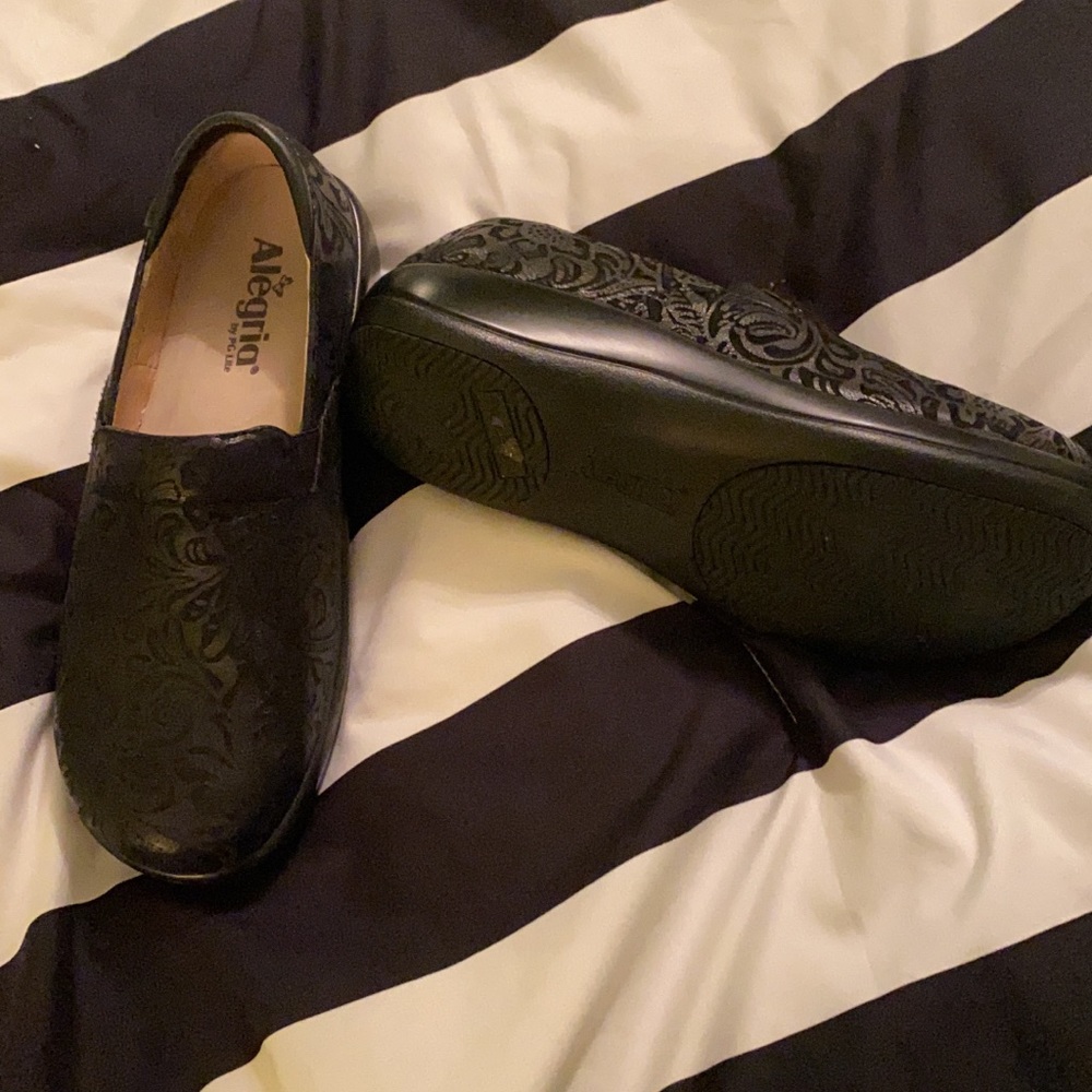 Algeria shoes